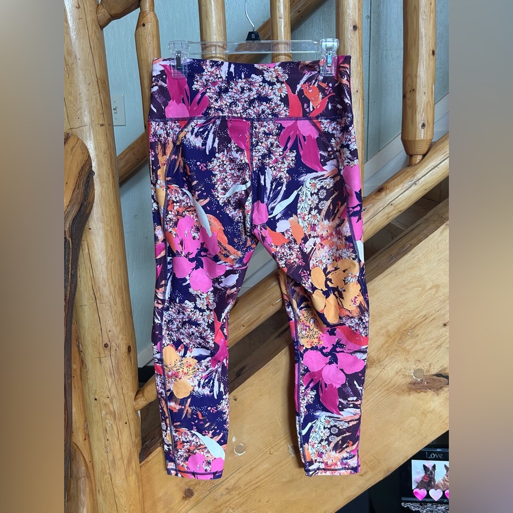 Fabletics Women’s Capri Leggings - Pink and Purple Floral - Size Large